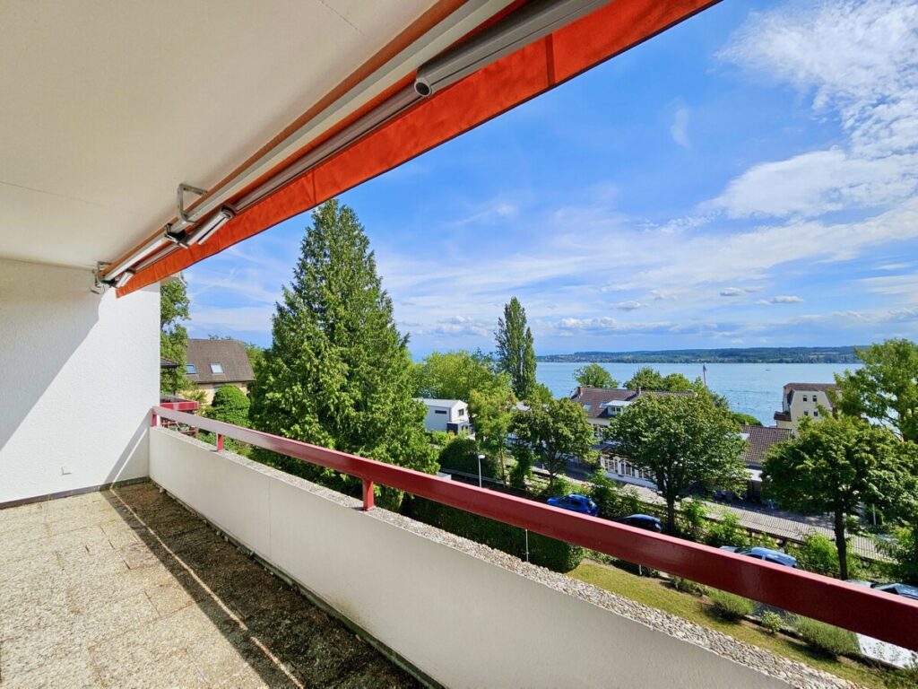 Seeblick Balkon Wohnzimmer