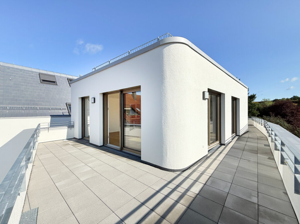 Umlaufende Dachterrasse