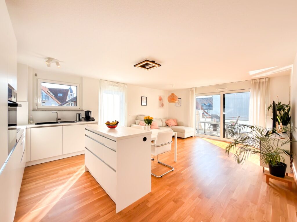 Offener Kuechen und Essbereich