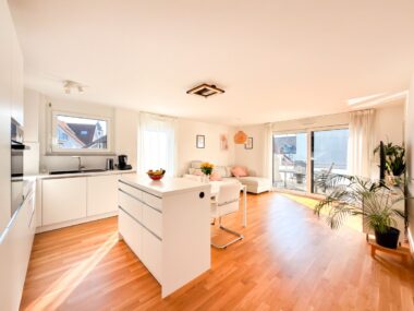 Offener Kuechen und Essbereich