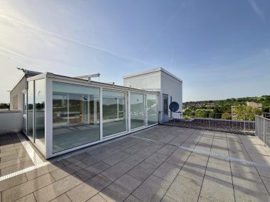 Dachterrasse mit Wintergarten