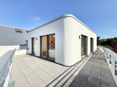 Umlaufende Dachterrasse